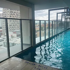 **** Aparthotel Rnr On Franklin Australia